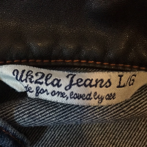 Cute denim ripped sleeveless jean jacket - Picture 3 of 3